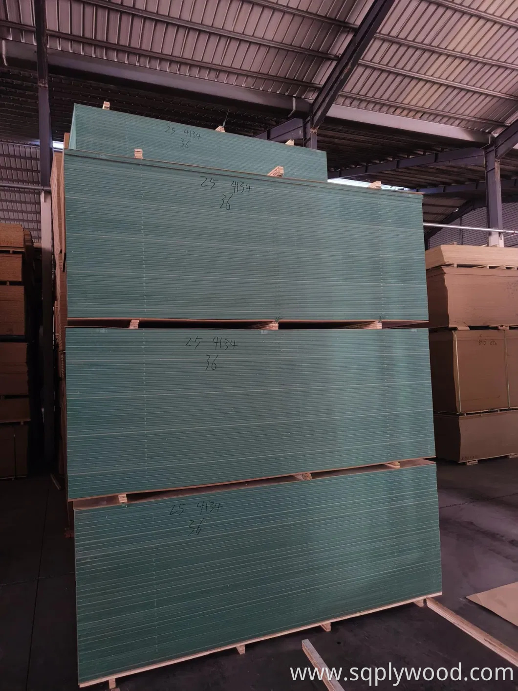 1220*2440mm Cabinet Wood Faced UV Raw Laminated Melamine Slot Slotted Waterproof Moisture Resistant Glossy Fiberboard Plain Melamine MDF